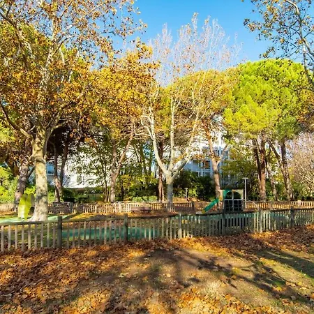 Nid Douillet * Hyper Centre * Clim * A 5 Min * Port A 5 Min لا غراند موت