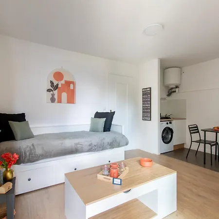 Nid Douillet * Hyper Centre * Clim * A 5 Min * Port A 5 Min لا غراند موت